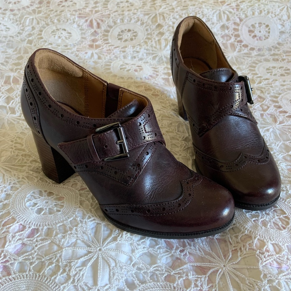 Clarks Brown Leather Oxford Clog Heeled Shoes size 6